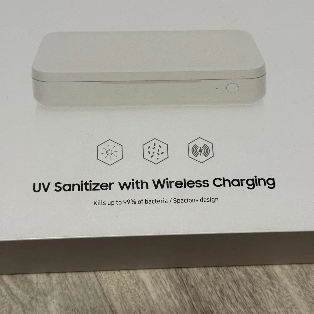 Samsung UV Sanitizer with Wireless Charging -‎ Kills 99% Bacteria - NEW